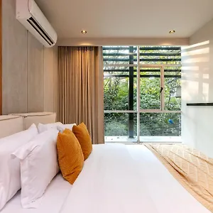  Apartahotel Spot Building